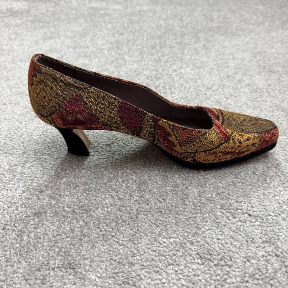 Phyllis Poland Tapestry Pointed Toe Kitten Heels Womens 8B Multi-Color Retro - Picture 10 of 13